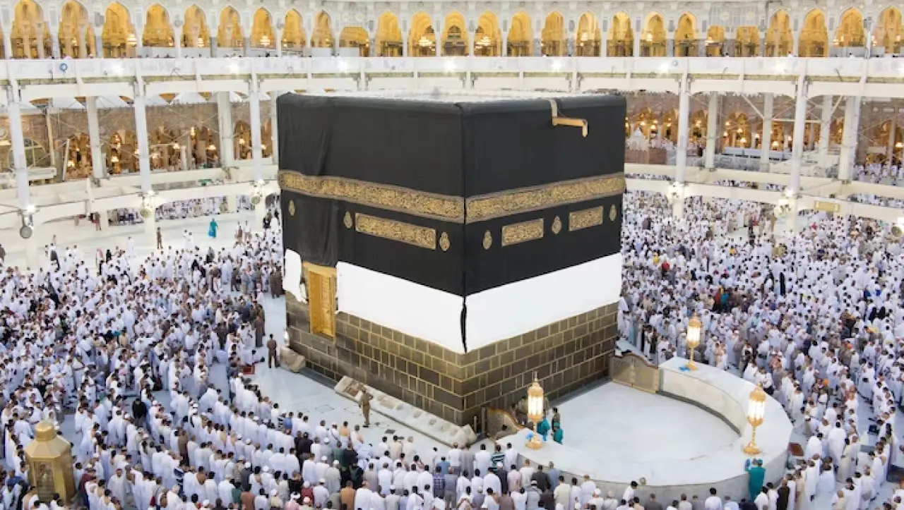 Daftar Umroh Ekonomis Mei Terbaru - Harga Kompetitif dan Fasilitas Mewah